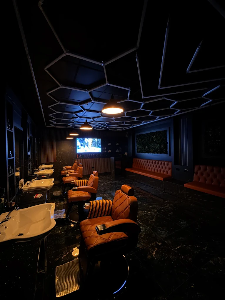 RM Barbers interior atmosphere